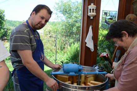 Extraction au rucher école, photo 3